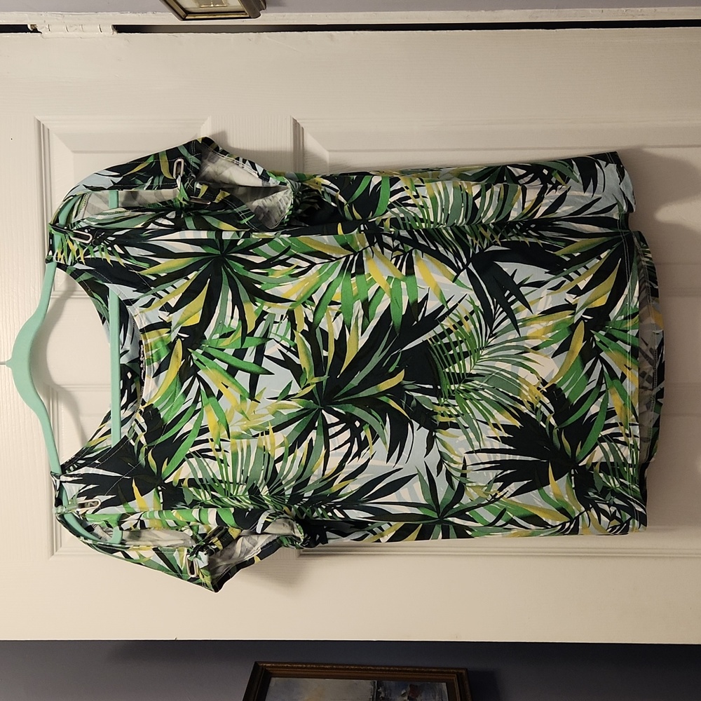 Cable & Gauge short sleeves, green/white top